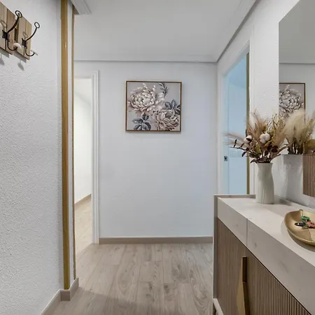 Апартаменты Apto Vallellano Junto Al Casco Historico & Parking Incluido *