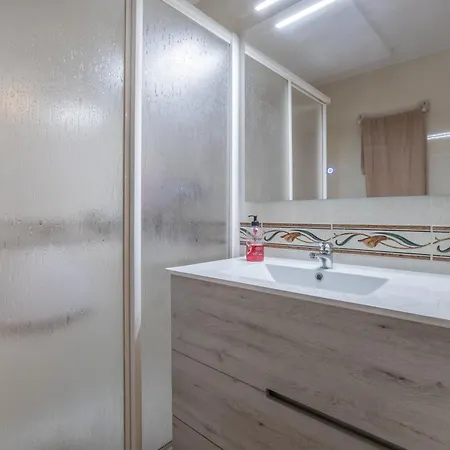 Apto Vallellano Junto Al Casco Historico & Parking Incluido شقة *