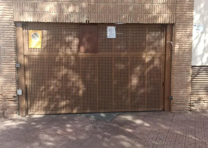 Apto Vallellano Junto Al Casco Historico & Parking Incluido Apartmán